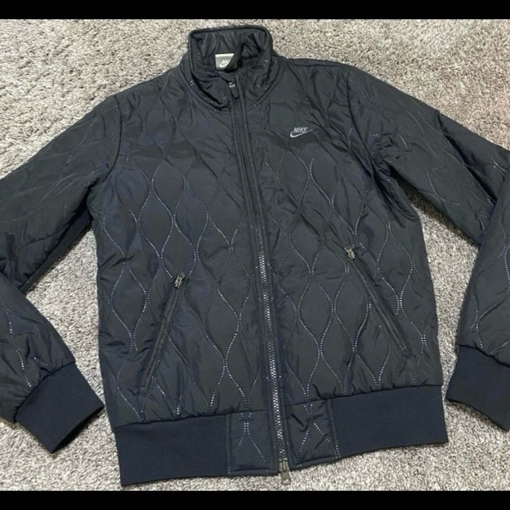 Nike insulated jacket women small 4-6 black Fullzip excellent